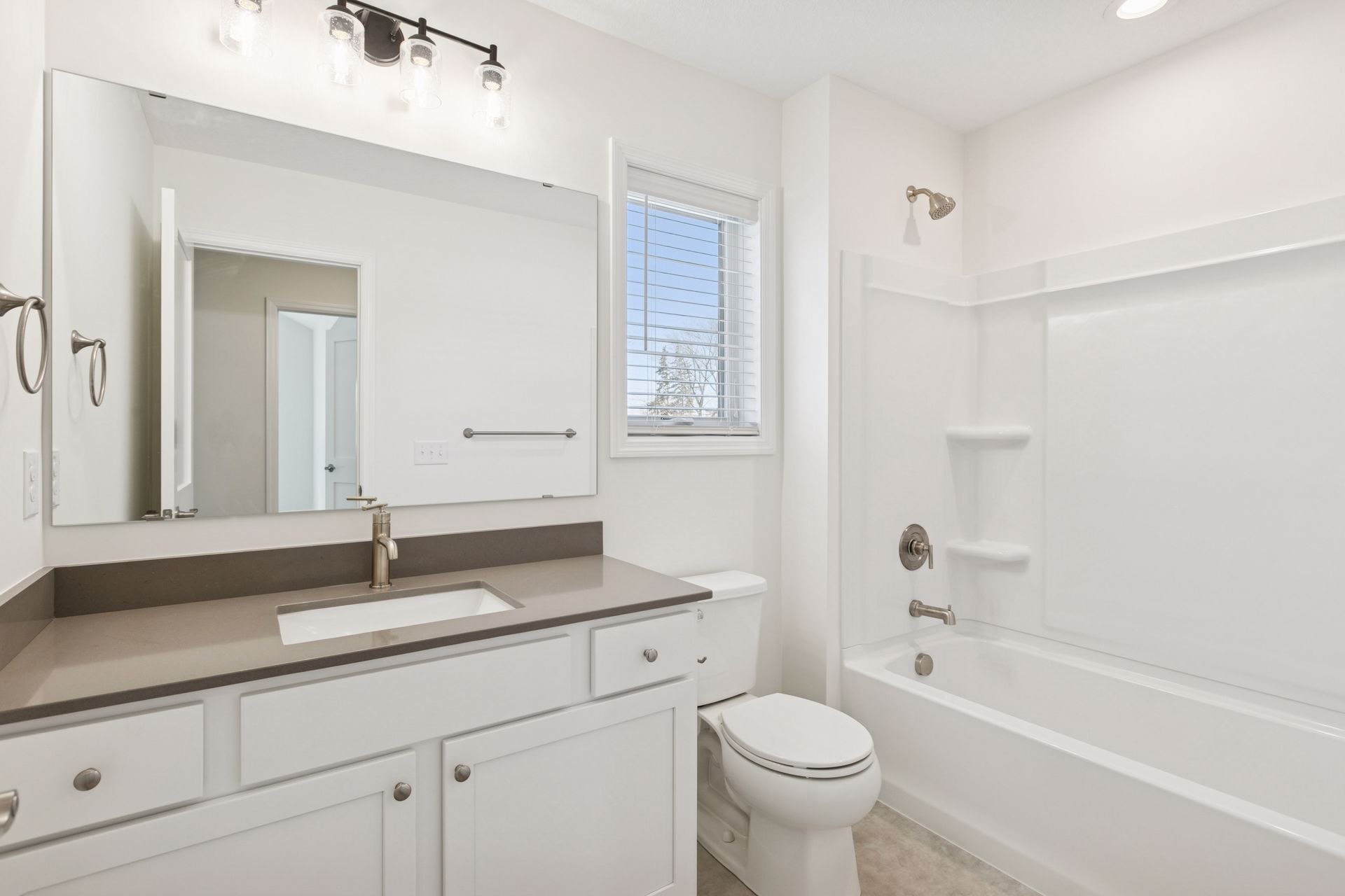 Upper-Level Bath 2
