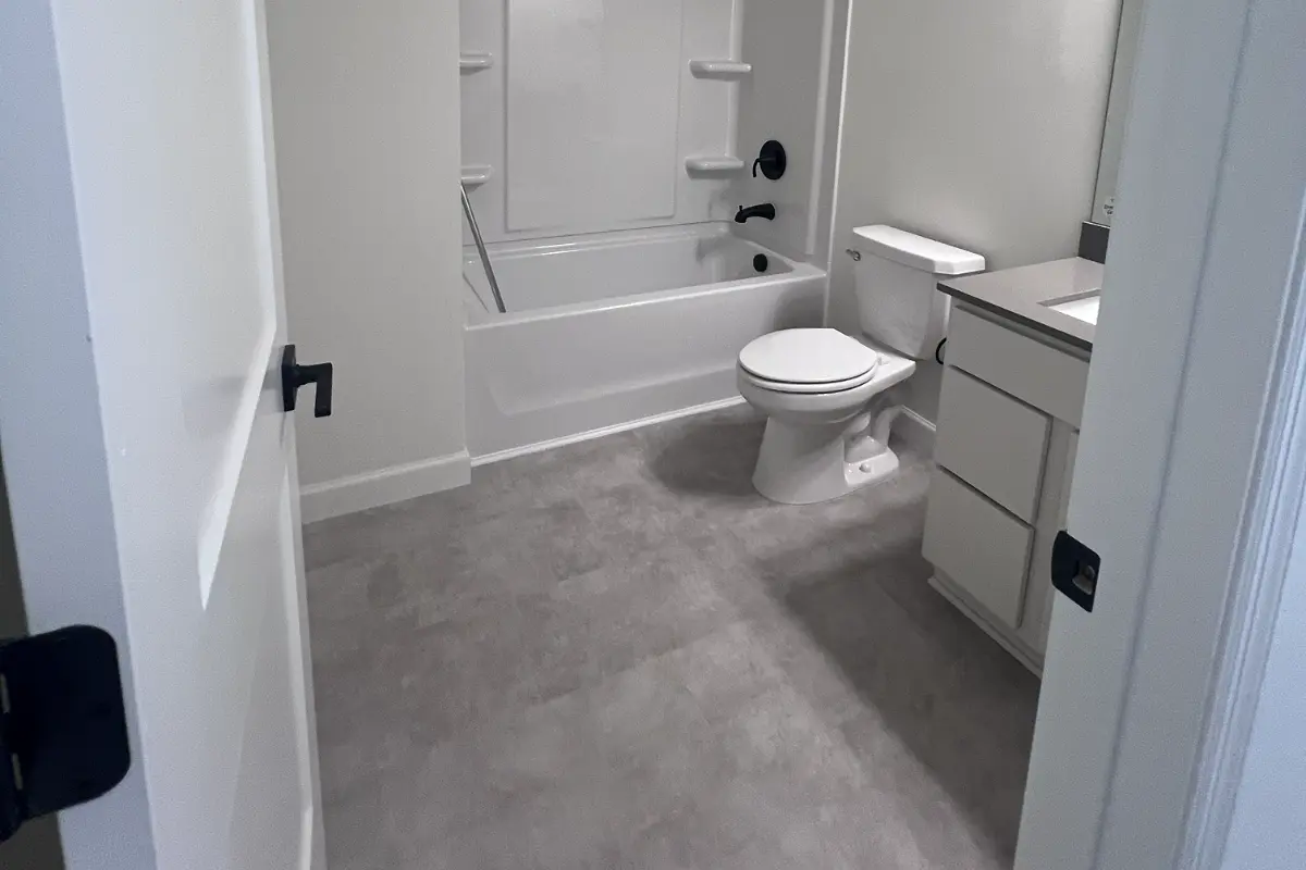 The Northstar 18 Second full bath
